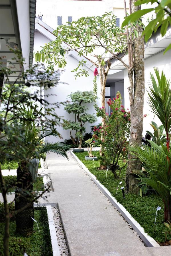 Ceria Hotel At Alun Alun Yogyakarta Exterior foto